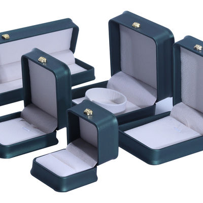 গ্রিন ক্রাউন ডিজাইন বিলাসবহুল পিই চামড়া গয়না বাক্স জন্য কব্জি নেকলেস রিং এবং সবুজ