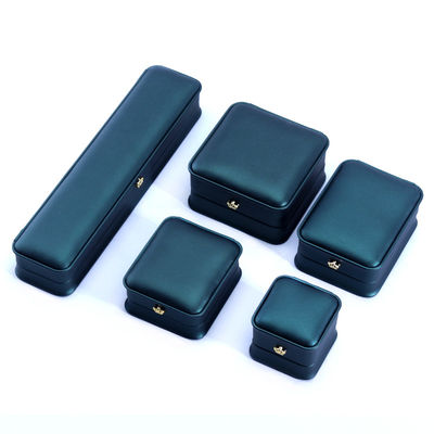 গ্রিন ক্রাউন ডিজাইন বিলাসবহুল পিই চামড়া গয়না বাক্স জন্য কব্জি নেকলেস রিং এবং সবুজ