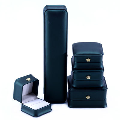 গ্রিন ক্রাউন ডিজাইন বিলাসবহুল পিই চামড়া গয়না বাক্স জন্য কব্জি নেকলেস রিং এবং সবুজ