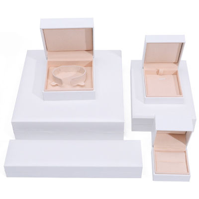 কার্ডবোর্ড বর্গাকার গয়না বাক্স সাদা কাগজ গয়না বাক্স জন্য ব্রেসলেট নেকলেস রিং প্যাকেজিং