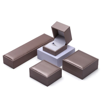 খাকি ব্রাশ ফিনিশিং নকল চামড়া গয়না বিলাসবহুল প্যাকেজিং বক্স সেট বেসমেট আস্তরণ