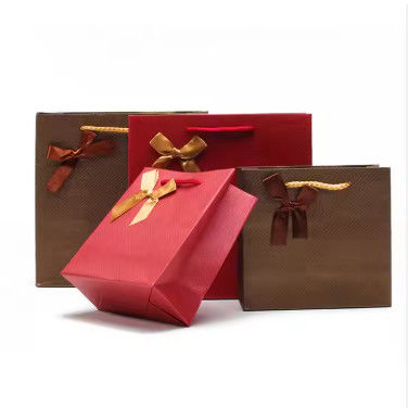 বেজ স্কয়ার ভেলভেট জুয়েলারী বিবাহের রিং প্যাকেজিং জুয়েলারী বক্স