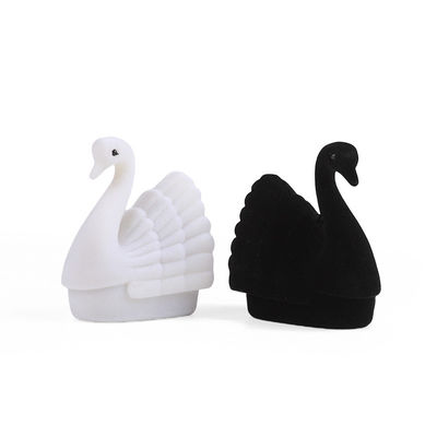 ছুটির উপহারের জন্য ব্যক্তিগতকৃত প্রিমিয়াম মখমল রাজহাঁস রিং বাক্স জুয়েলারী প্যাকেজিং