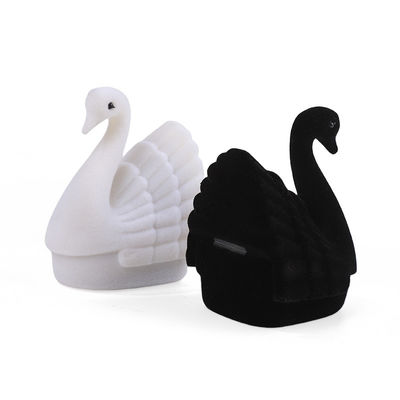 ছুটির উপহারের জন্য ব্যক্তিগতকৃত প্রিমিয়াম মখমল রাজহাঁস রিং বাক্স জুয়েলারী প্যাকেজিং